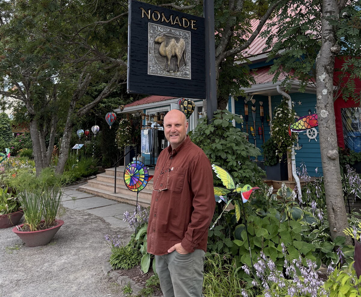 Vincent Bouchard, the co-owner of the two nomadic shops in Sainte-Luce and Rimouski, hopes to take advantage of the arrival of a new Costco to attract new customers in downtown Rimouski. traders want take advantage new